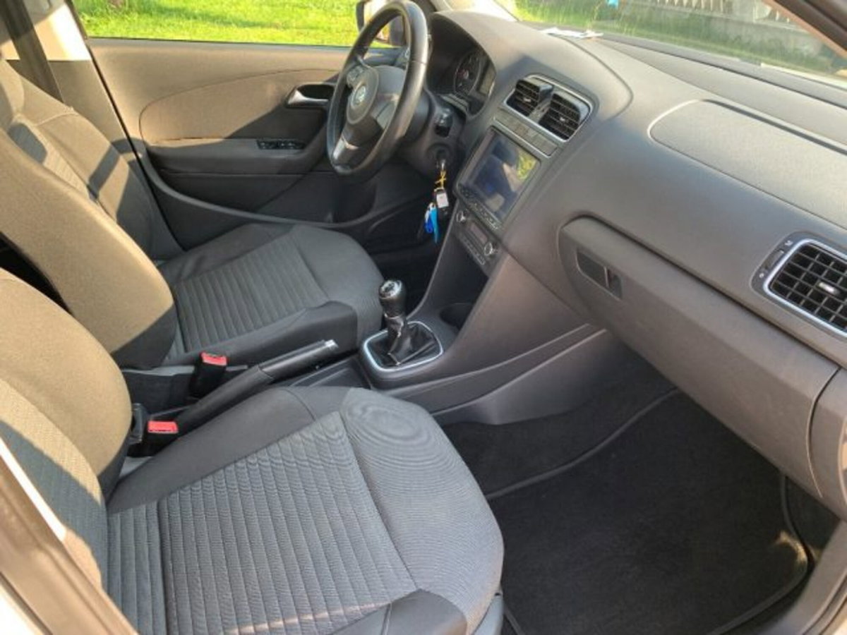 Volkswagen Polo 1.6 TDI 90CV DPF 5 porte Comfortline (9)