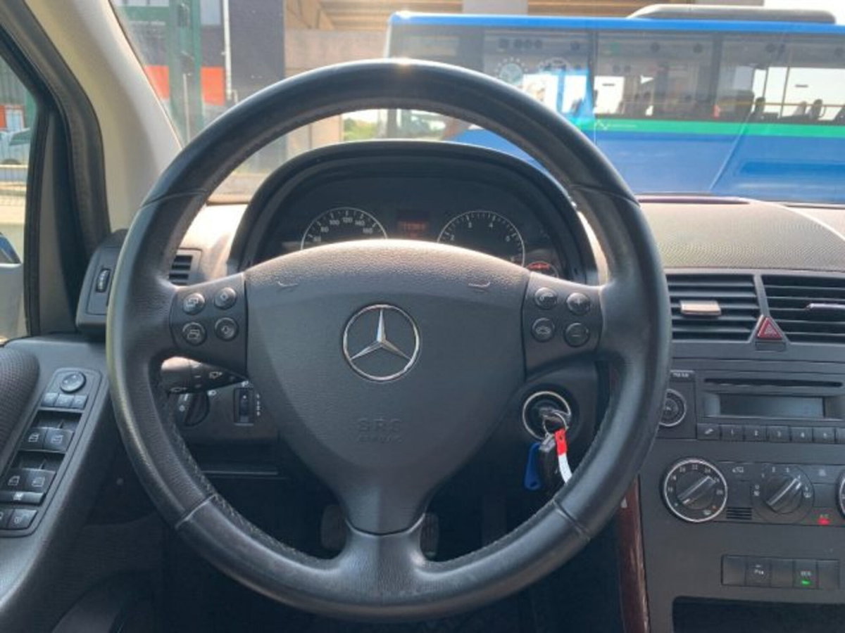 Mercedes-Benz Classe A 160 BlueEFFICIENCY Avantgarde (12)