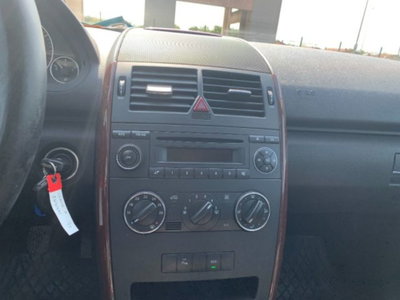 Mercedes-Benz Classe A 160 BlueEFFICIENCY Avantgarde (13)