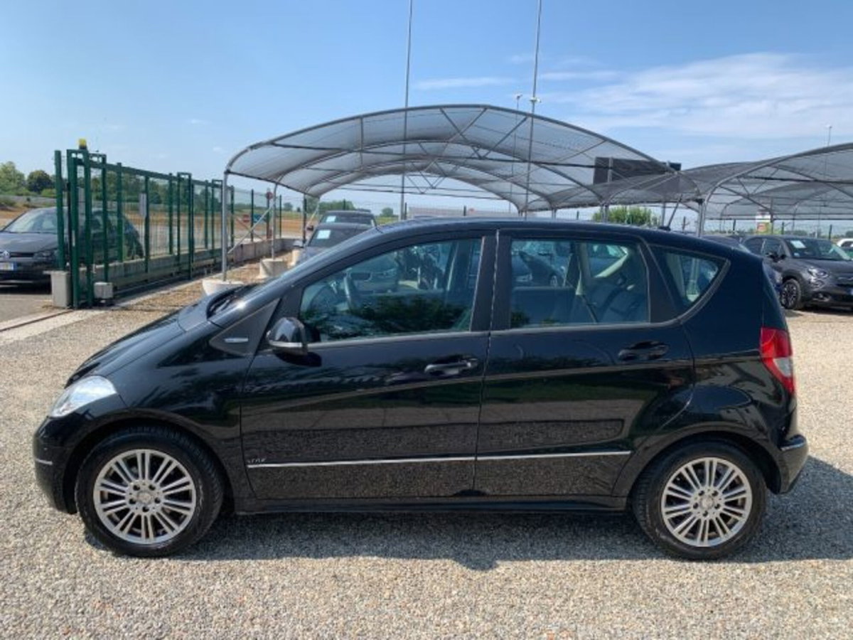 Mercedes-Benz Classe A 160 BlueEFFICIENCY Avantgarde (2)