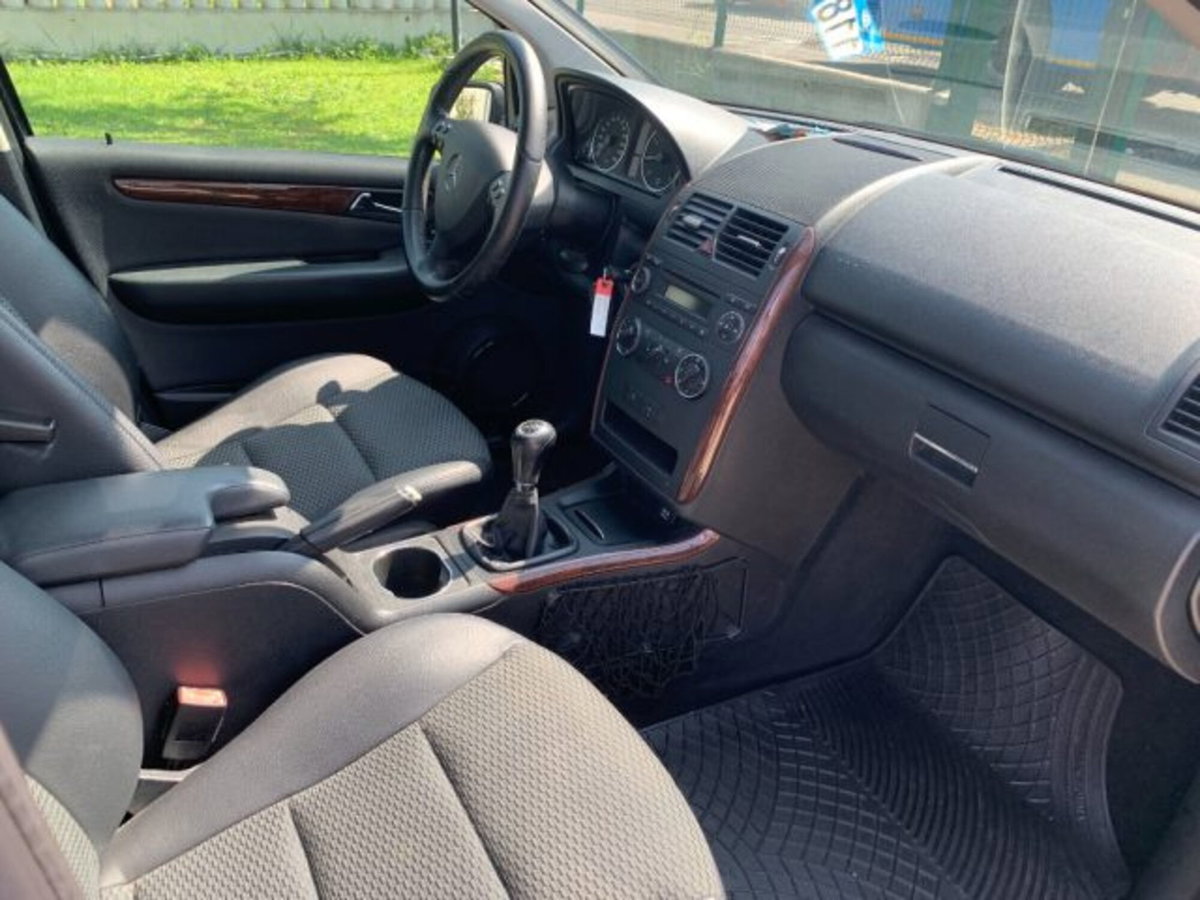 Mercedes-Benz Classe A 160 BlueEFFICIENCY Avantgarde (9)