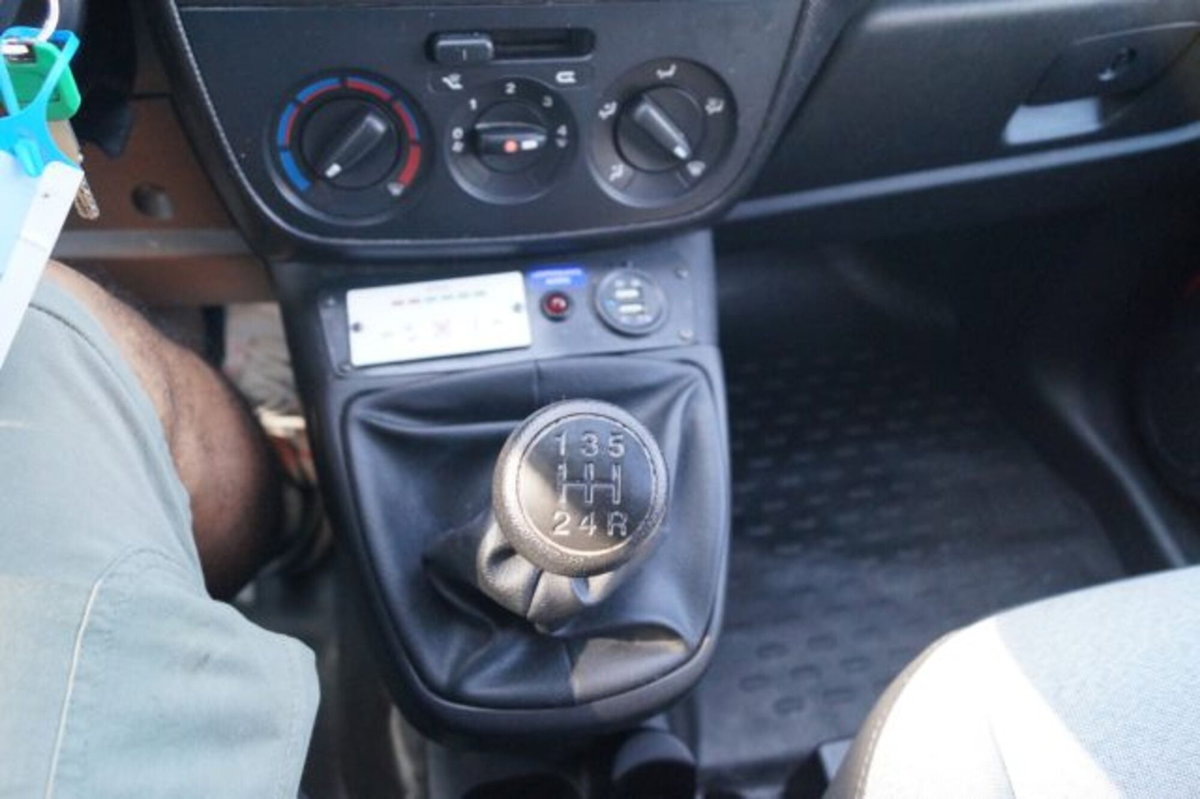 Fiat Fiorino combi N1 1.3 mjt 95cv Adventure (13)