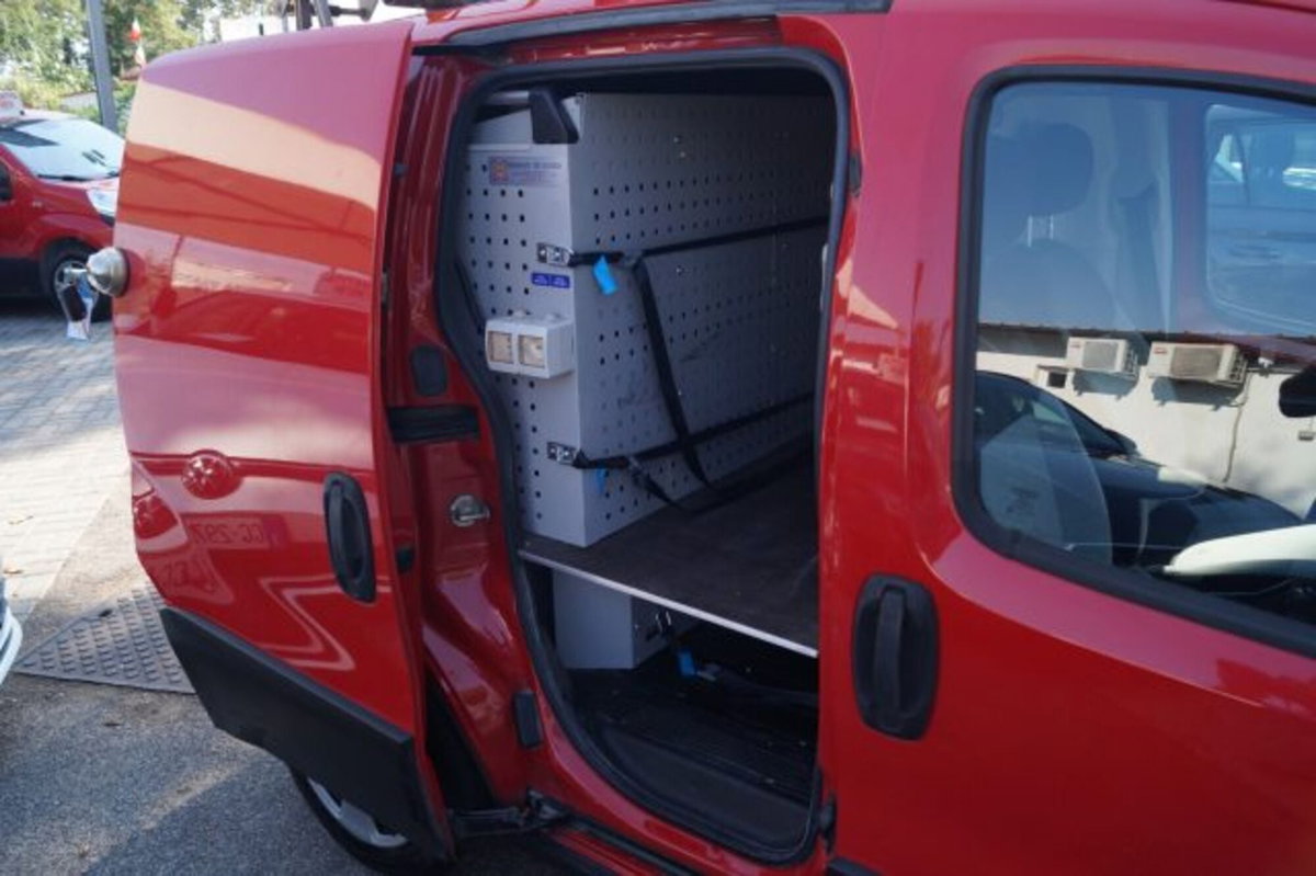 Fiat Fiorino combi N1 1.3 mjt 95cv Adventure (15)