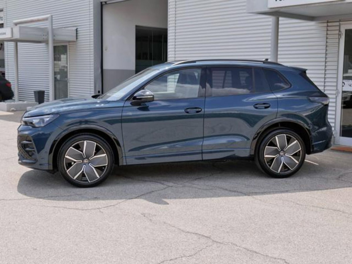 Volkswagen Tiguan 2.0 tdi R-Line 150cv dsg (2)