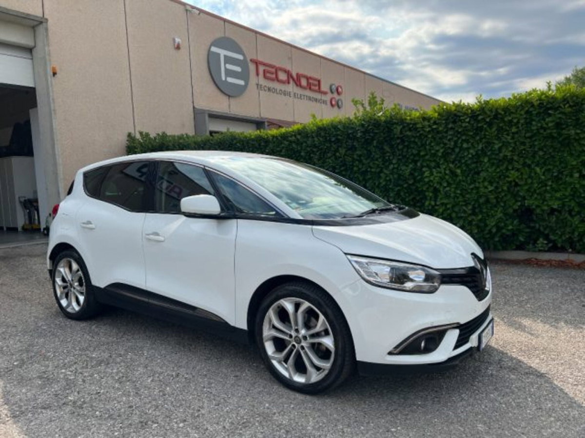Renault Scenic E-Tech Electric 1.9 dCi Luxe Dynamique (3)