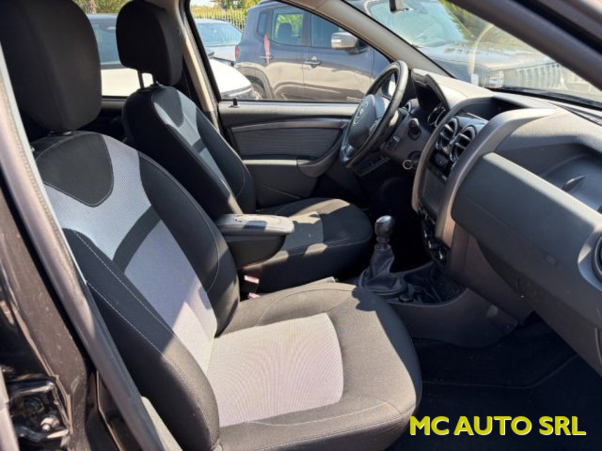 Dacia Duster 1.5 dCi 110CV Start&Stop 4x2 Serie Lim. Black Shadow (9)