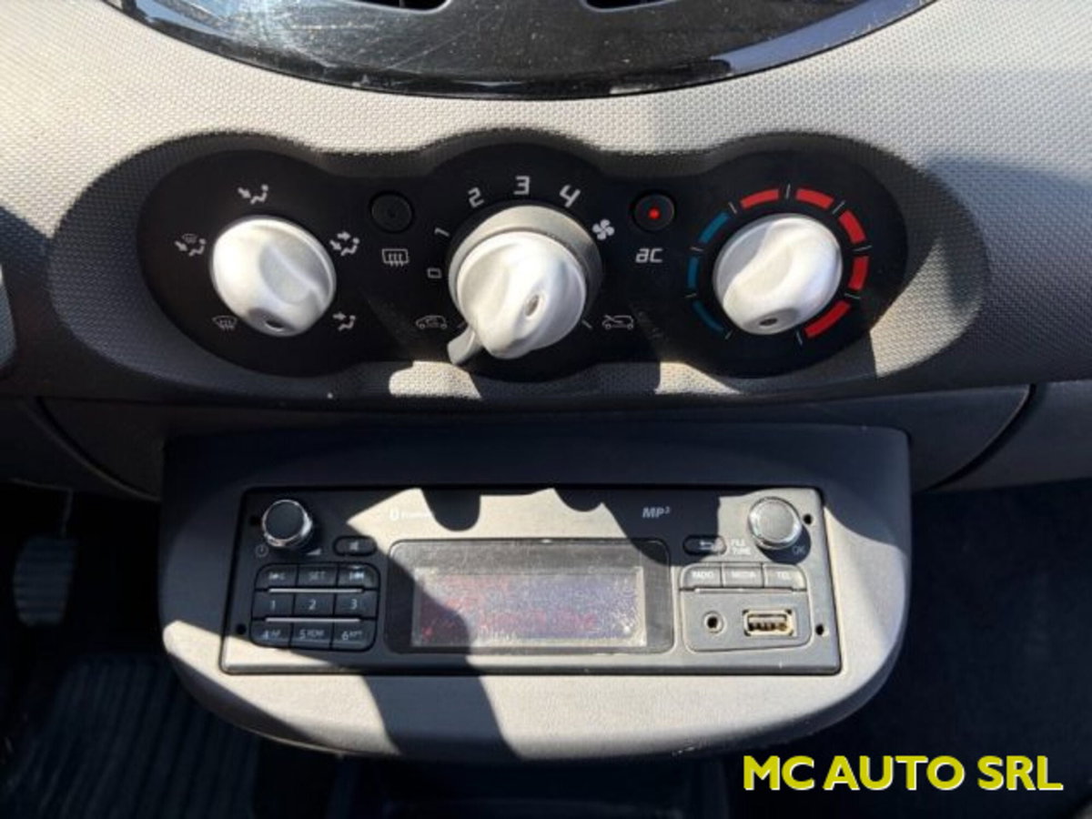 Renault Twingo 1.2 16V Live (11)