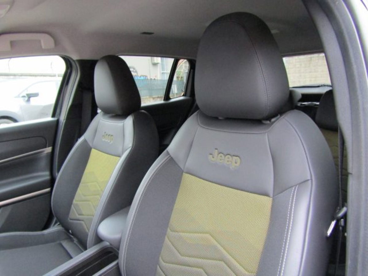 Jeep Avenger 1.2 turbo Summit fwd 100cv (10)