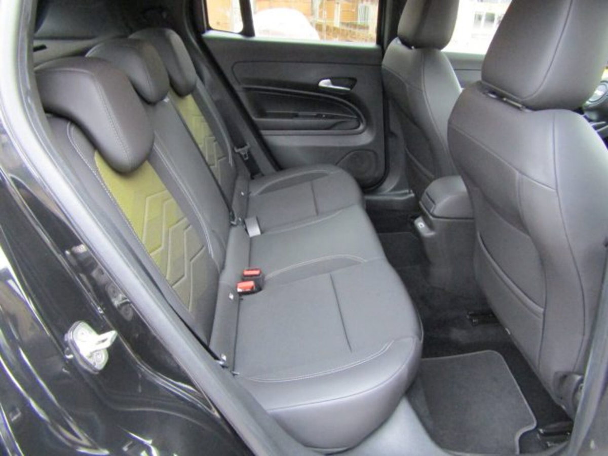 Jeep Avenger 1.2 turbo Summit fwd 100cv (13)