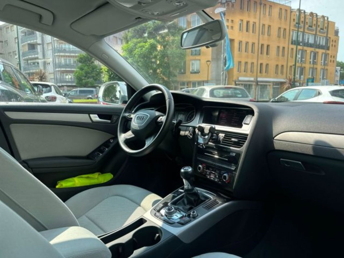 Audi A4 Allroad 2.0 TDI 177 CV Business (9)