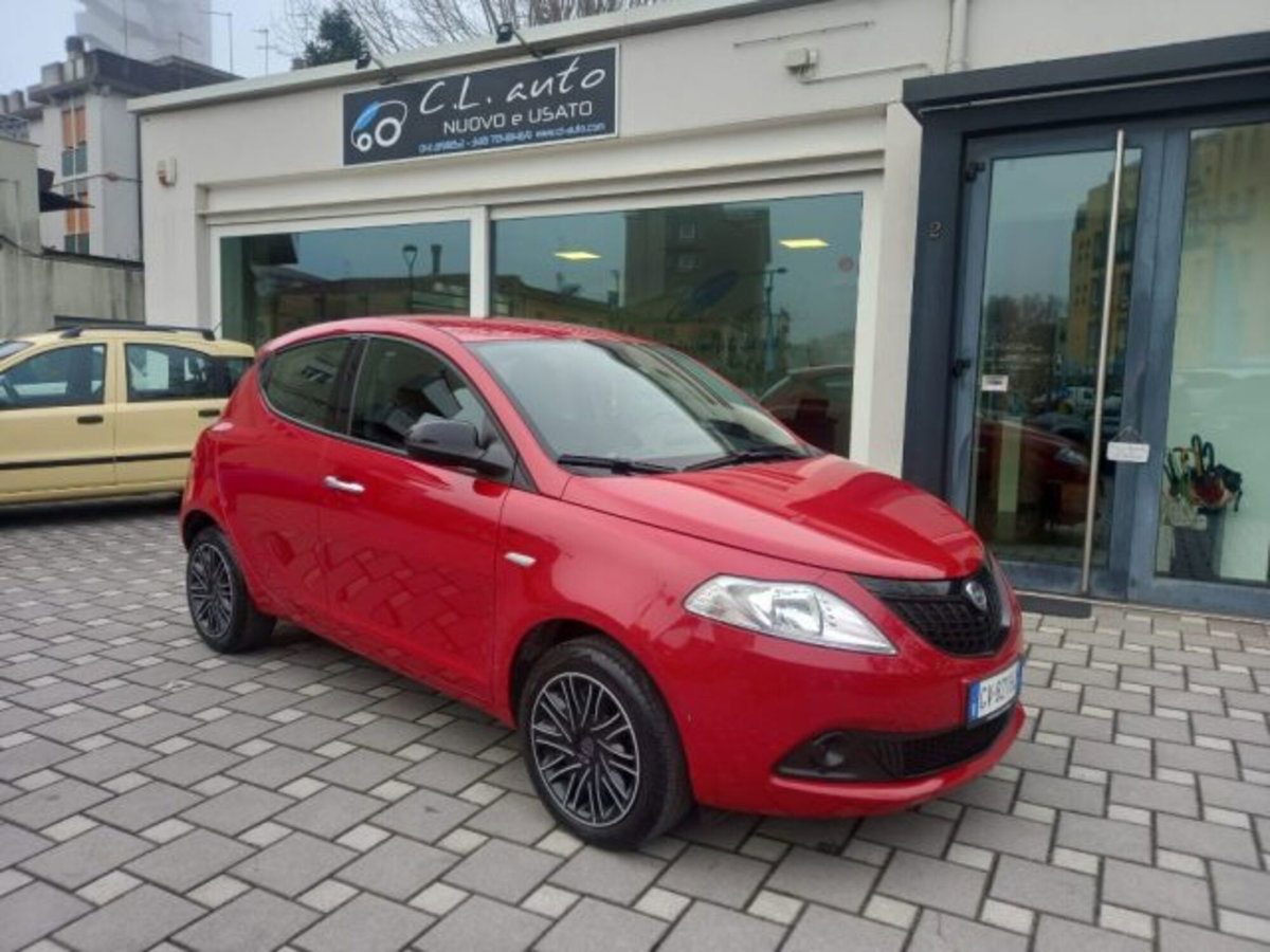 Lancia Ypsilon 1.0 FireFly 5 porte S&S Hybrid Silver Plus