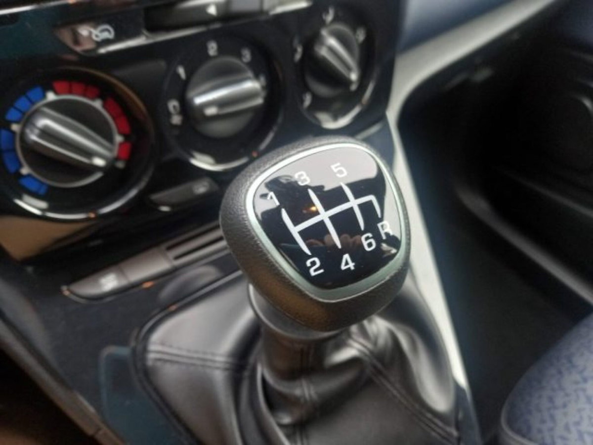 Lancia Ypsilon 1.0 FireFly 5 porte S&S Hybrid Silver Plus (9)