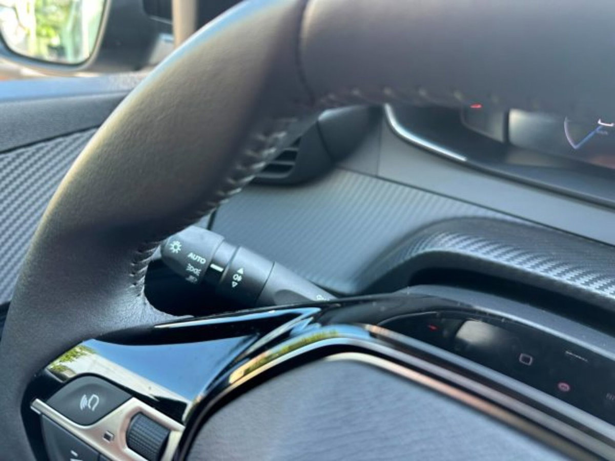 Peugeot 208 1.2 puretech Active s&s 100cv (17)