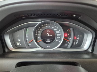 Volvo XC60 D3 Geartronic R-design Momentum (11)