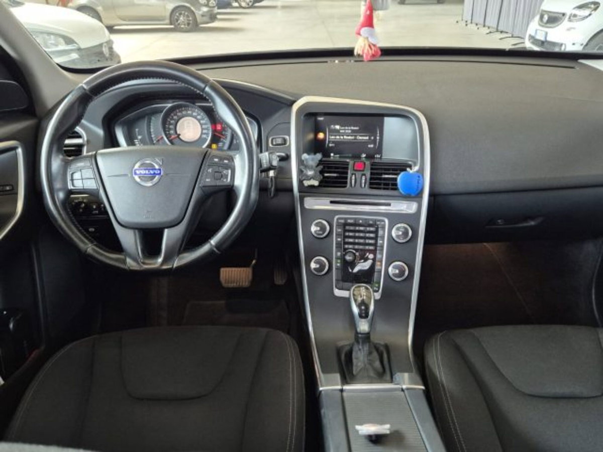Volvo XC60 D3 Geartronic R-design Momentum (13)
