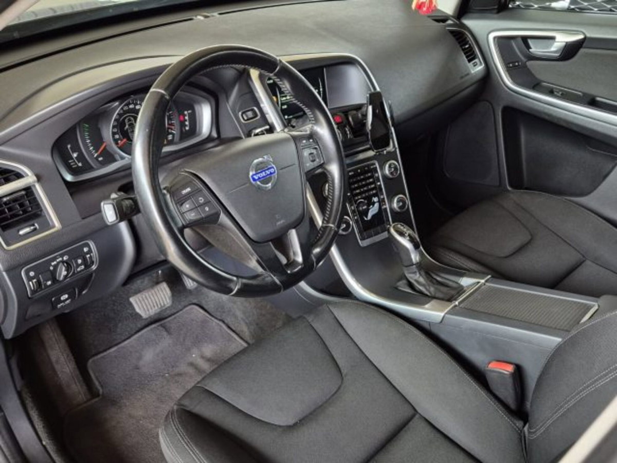 Volvo XC60 D3 Geartronic R-design Momentum (15)