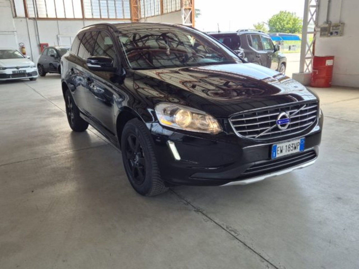 Volvo XC60 D3 Geartronic R-design Momentum (2)