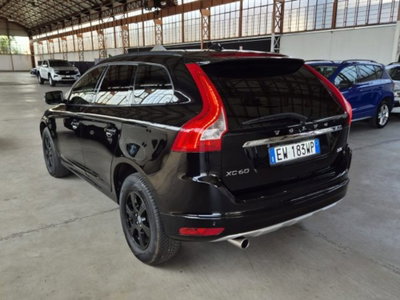 Volvo XC60 D3 Geartronic R-design Momentum (6)