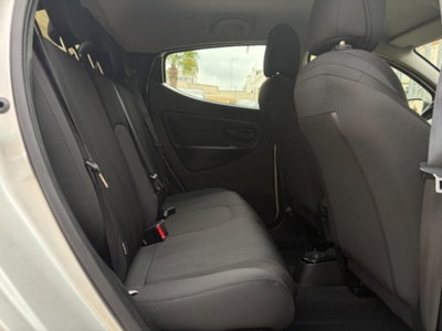 Lancia Ypsilon 1.2 69 CV 5 porte Gold (11)