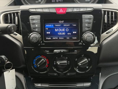 Lancia Ypsilon 1.2 69 CV 5 porte Gold (18)