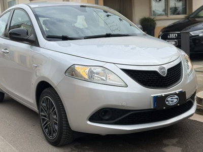 Lancia Ypsilon 1.2 69 CV 5 porte Gold (2)