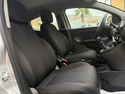 Lancia Ypsilon 1.2 69 CV 5 porte Gold (9)
