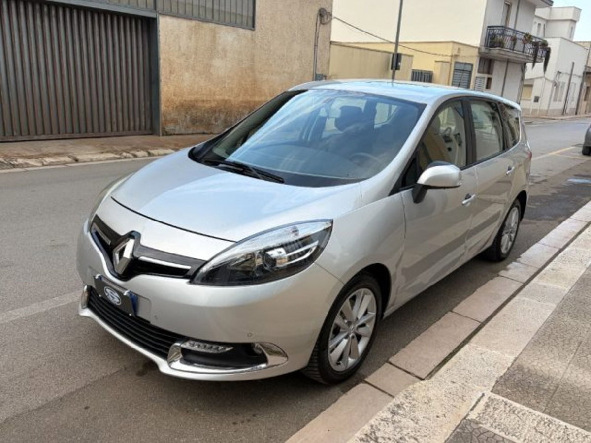 Renault Scenic E-Tech Electric 1.5 dCi 110CV Attractive (7)