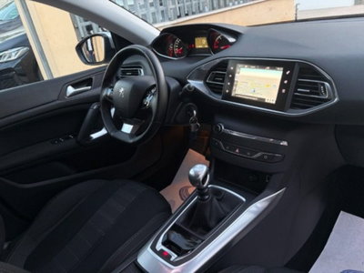 Peugeot 308 BlueHDi 120 S&S Allure (11)