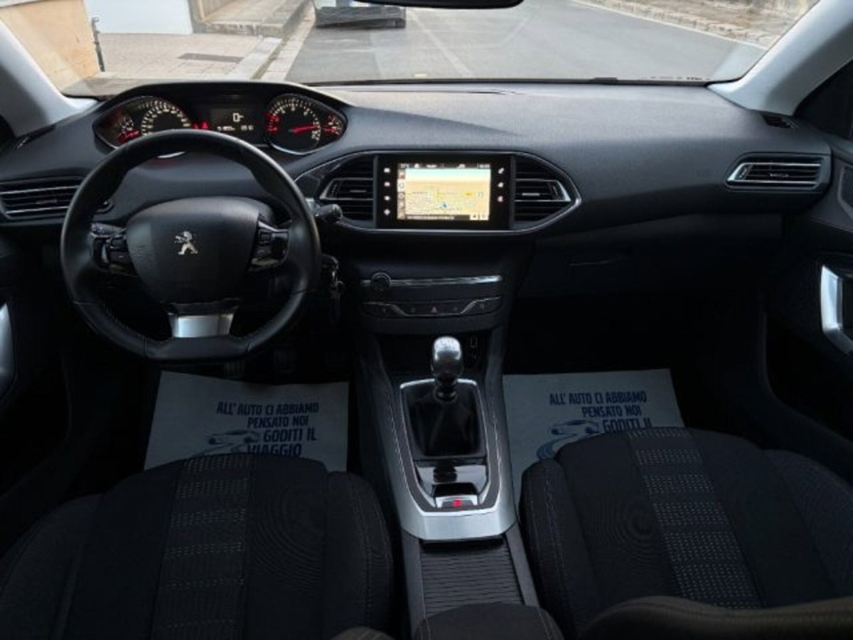 Peugeot 308 BlueHDi 120 S&S Allure (18)