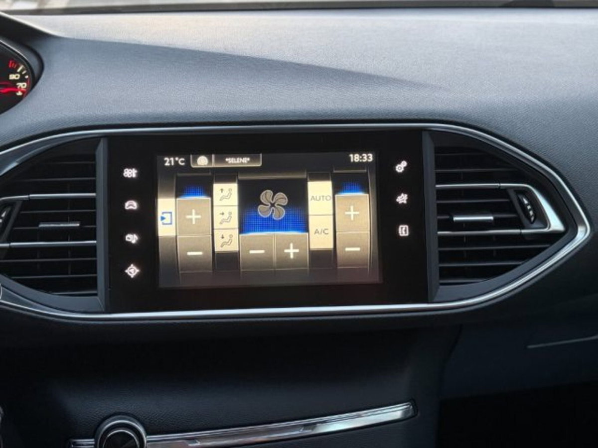 Peugeot 308 BlueHDi 120 S&S Allure (19)
