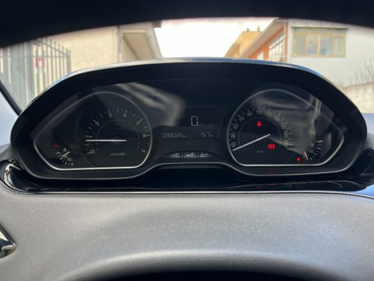 Peugeot 208 82 5 porte Allure (15)