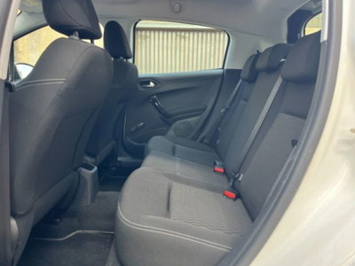 Peugeot 208 82 5 porte Allure (17)