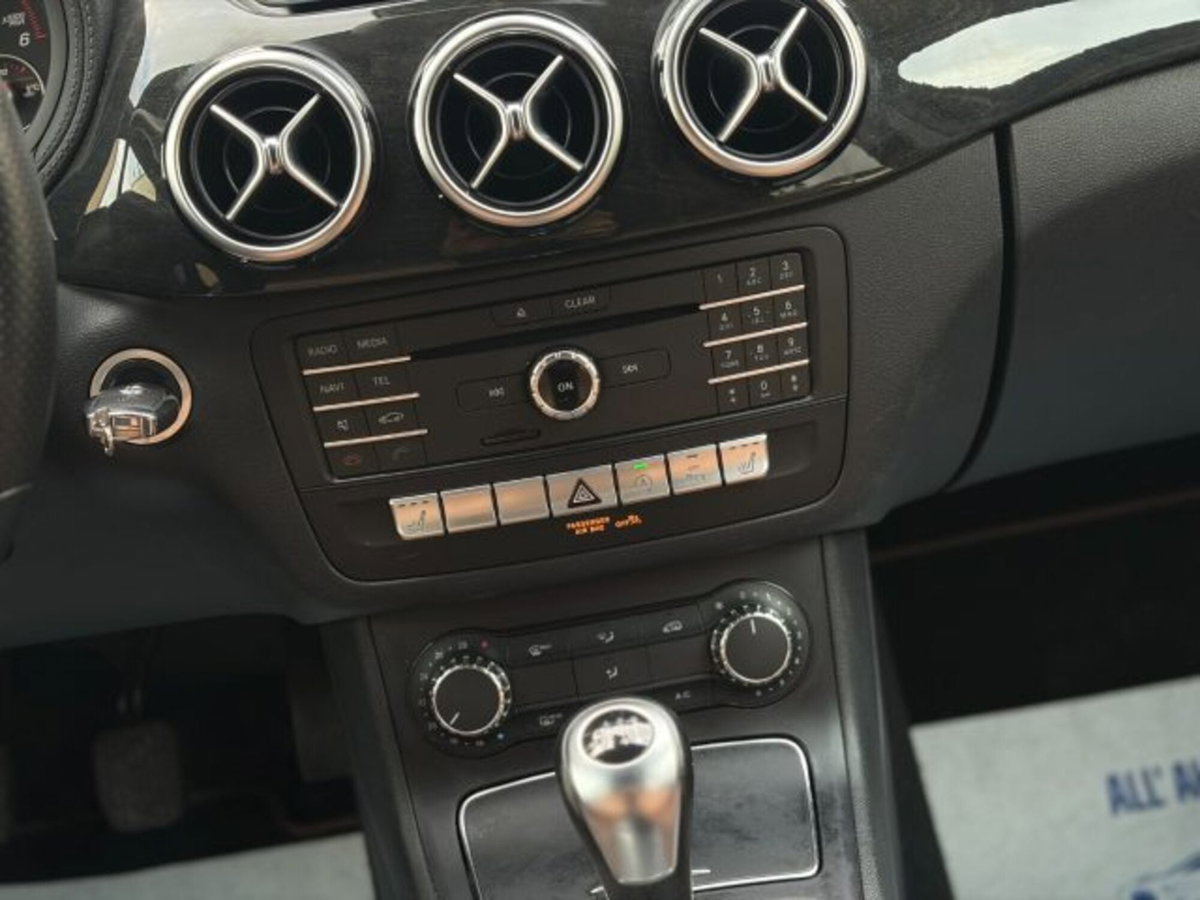 Mercedes-Benz Classe B 200 d Sport (15)