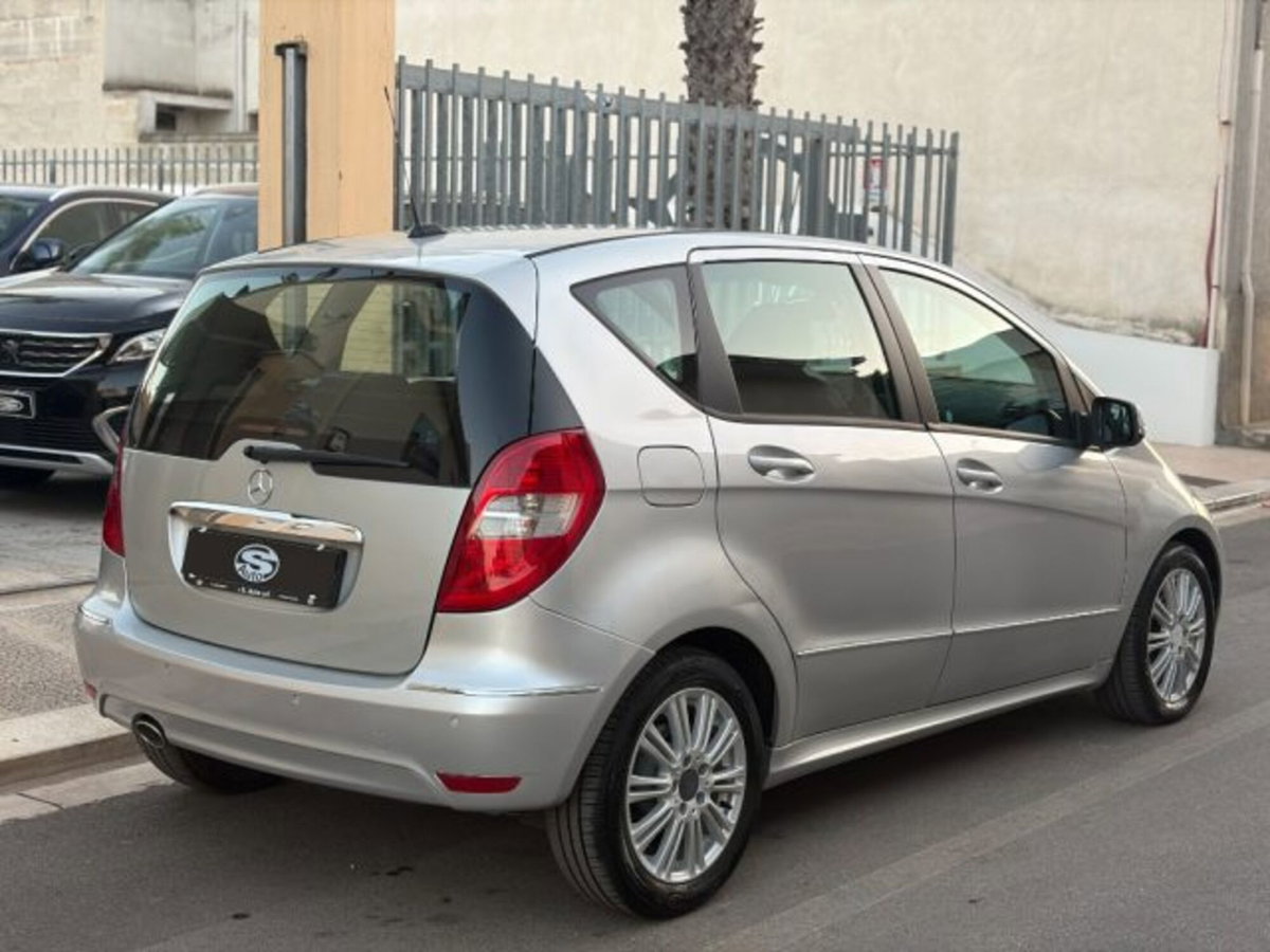 Mercedes-Benz Classe A 180 CDI Elegance (3)
