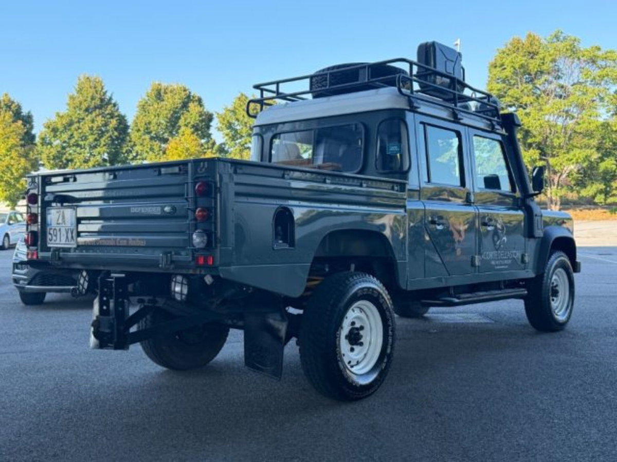 Land Rover Defender 110 2.2 TD4 Station Wagon N1 (5)