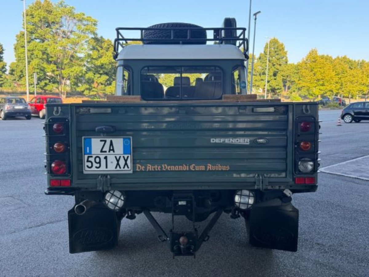 Land Rover Defender 110 2.2 TD4 Station Wagon N1 (9)