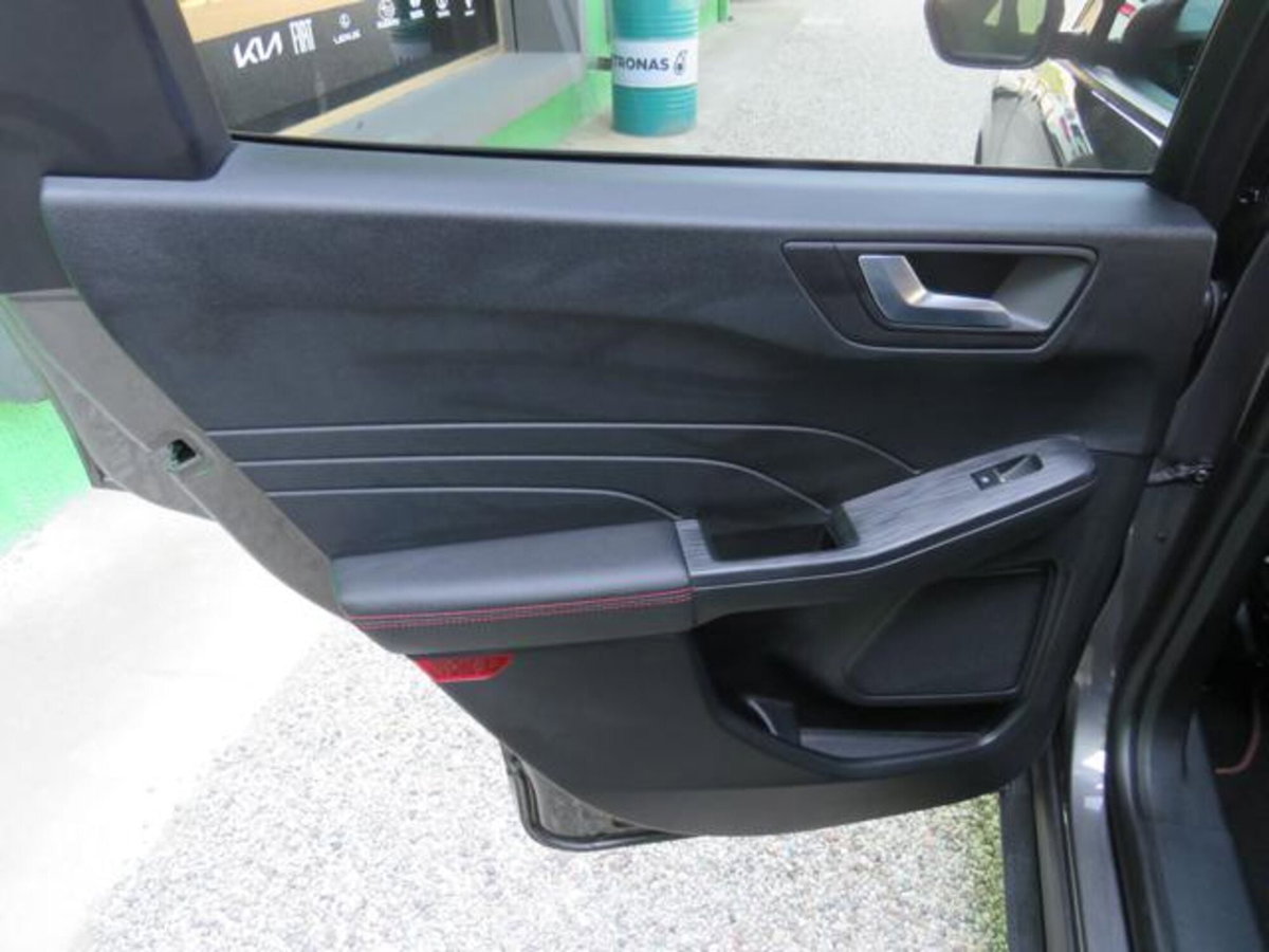 Ford Kuga 2.5 Full Hybrid 190 CV CVT 2WD ST-Line X (15)