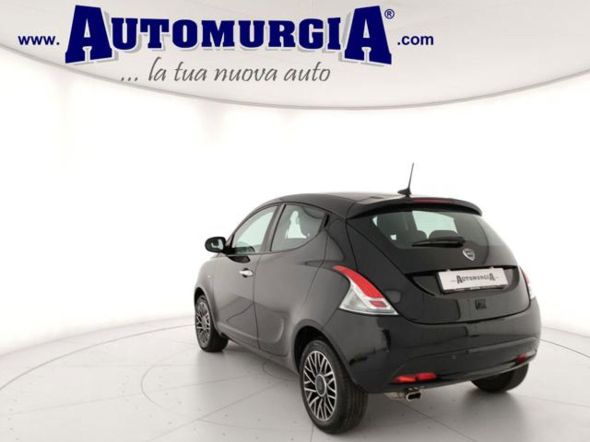 Lancia Ypsilon 1.2 69 CV 5 porte GPL Ecochic Alberta Ferretti (4)