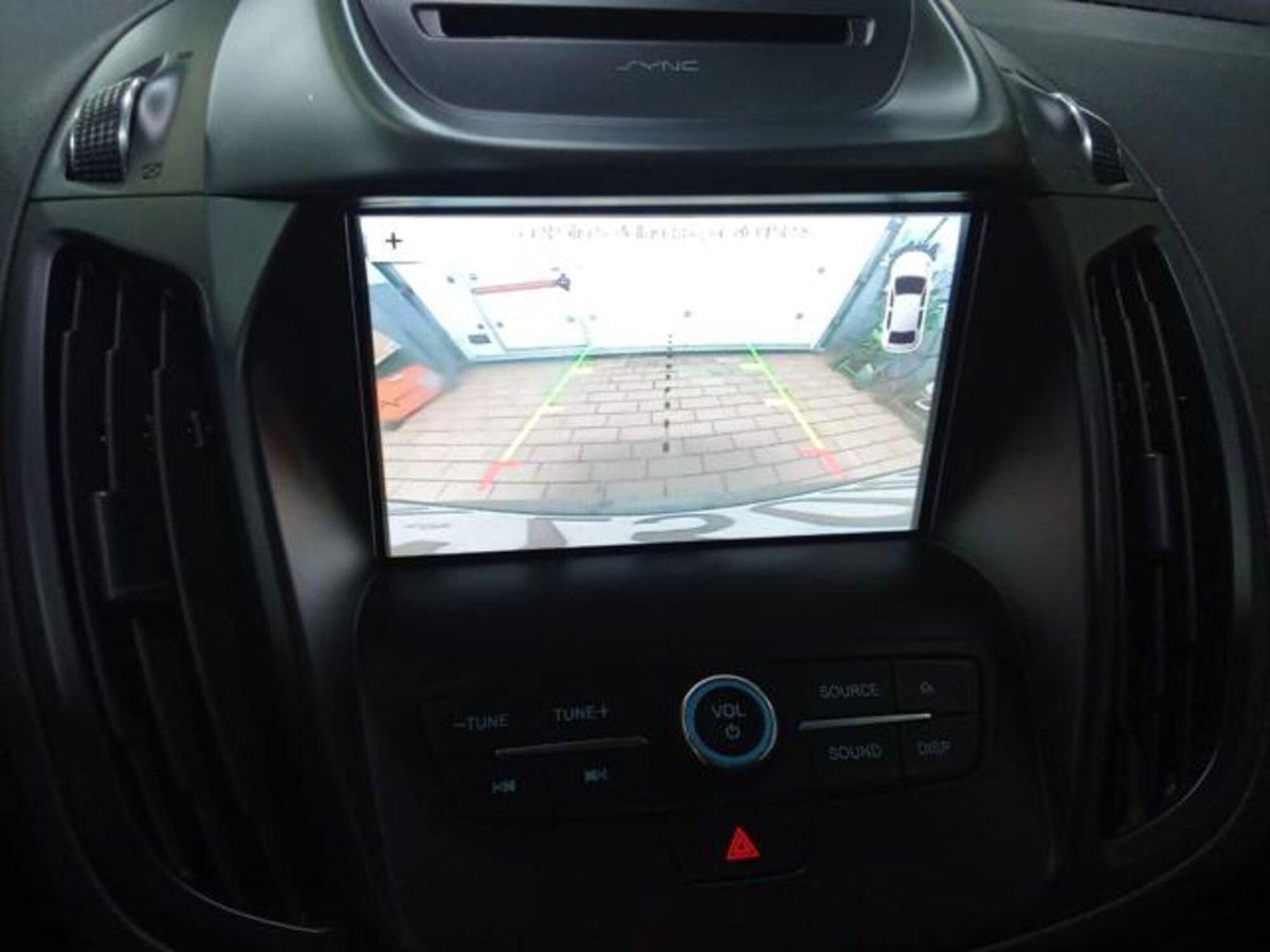 Ford Kuga 1.5 TDCI 120 CV S&S 2WD ST-Line (14)