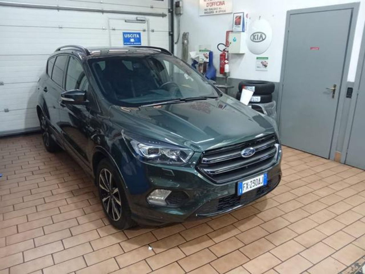 Ford Kuga 1.5 TDCI 120 CV S&S 2WD ST-Line (3)