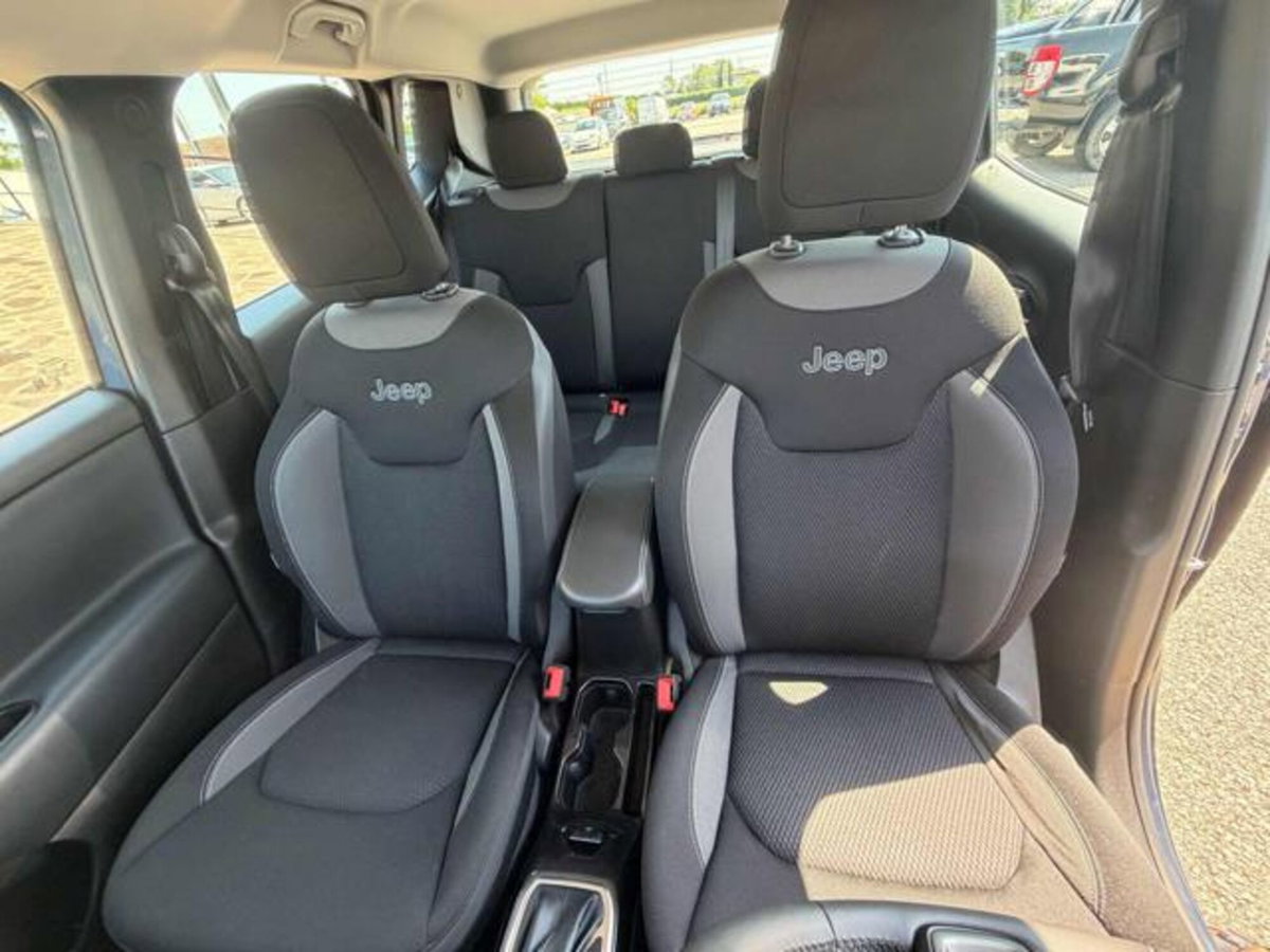 Jeep Renegade 1.3 T4 190CV PHEV 4xe AT6 Limited (11)