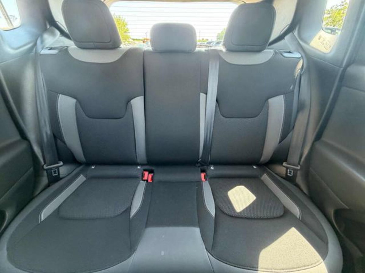 Jeep Renegade 1.3 T4 190CV PHEV 4xe AT6 Limited (12)