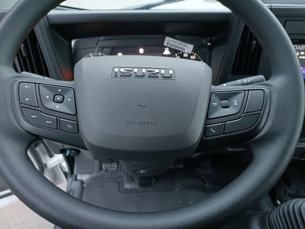 Isuzu M27 II E 150cv (13)