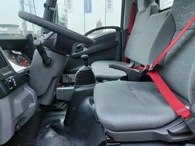 Isuzu M27 II E 150cv (14)