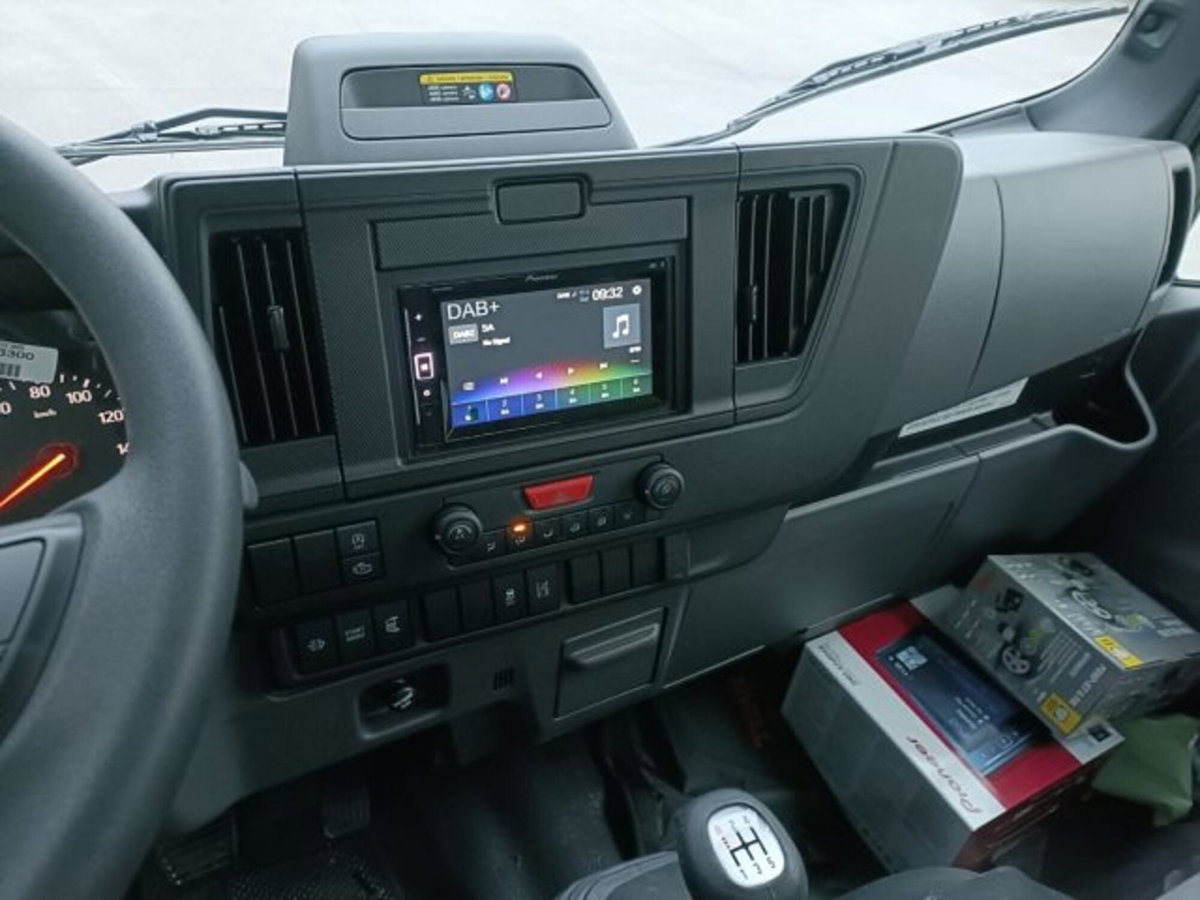 Isuzu M27 II E 150cv (18)