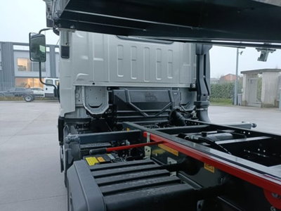Isuzu M27 II E 150cv (7)