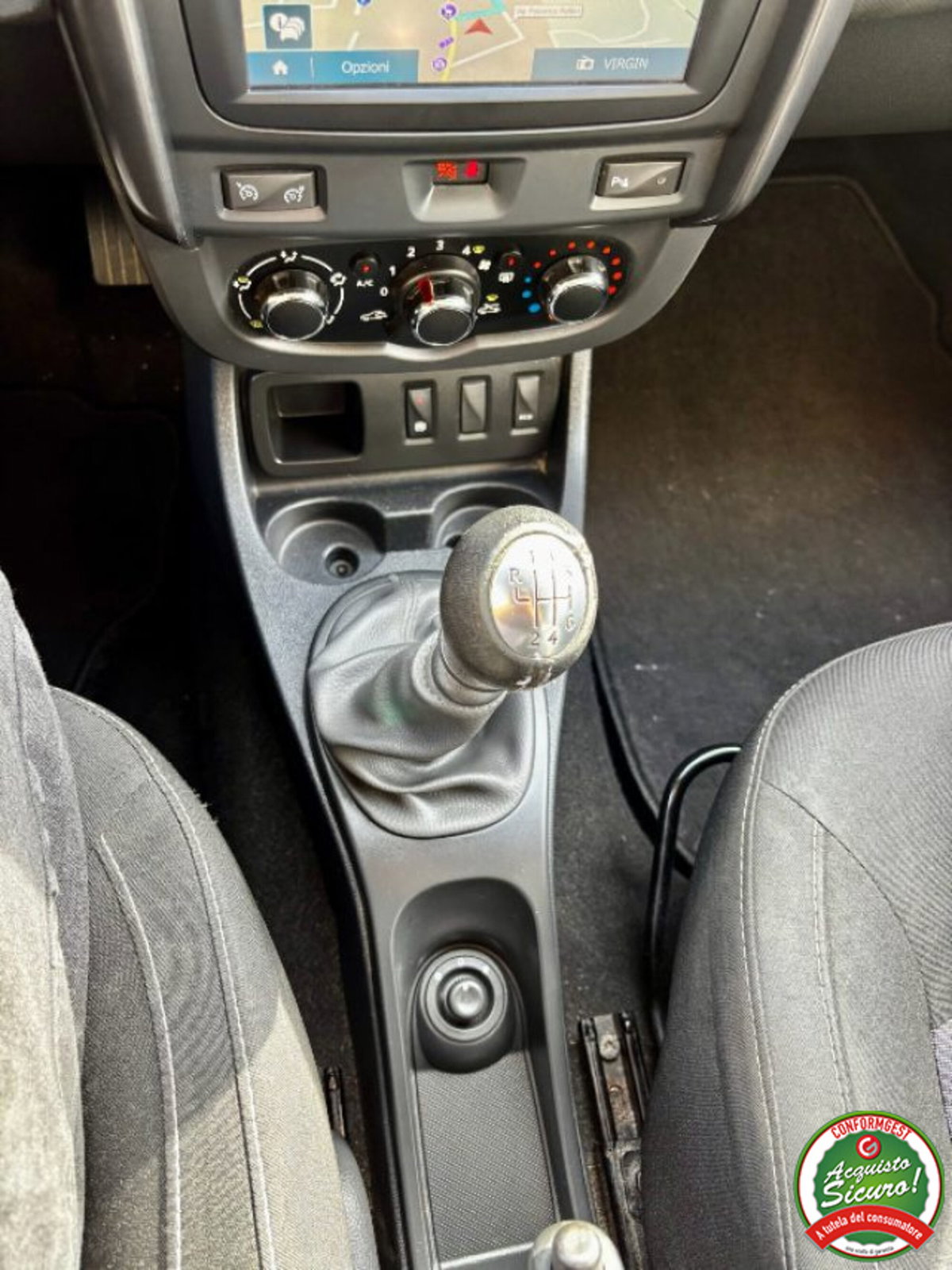 Dacia Duster 1.5 dCi 110CV Start&Stop 4x2 Lauréate (11)