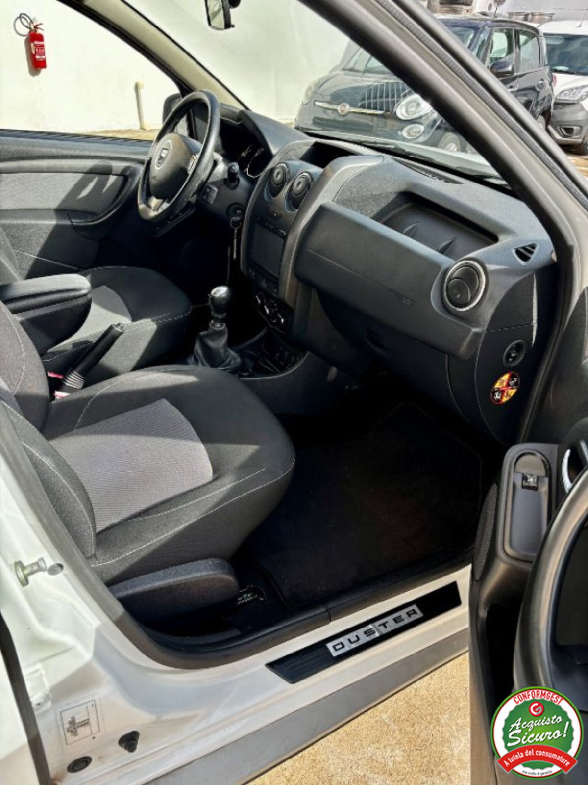 Dacia Duster 1.5 dCi 110CV Start&Stop 4x2 Lauréate (13)