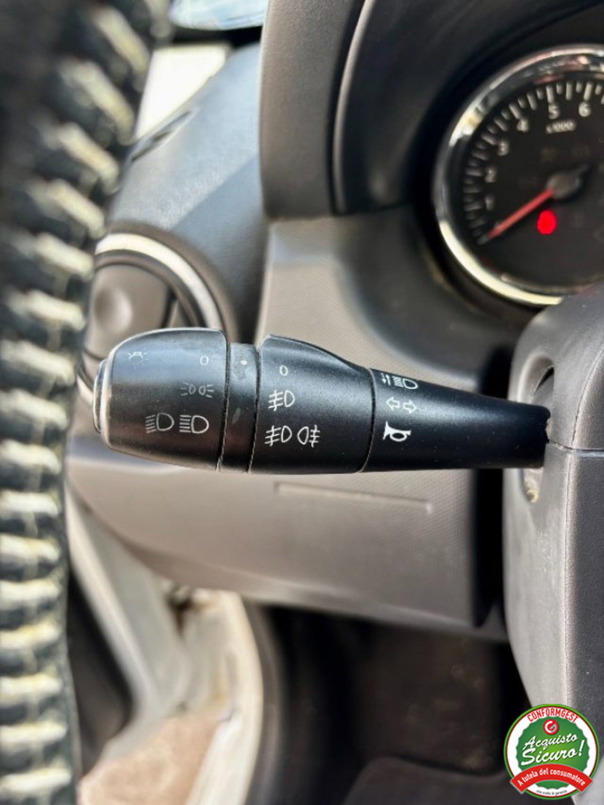 Dacia Duster 1.5 dCi 110CV Start&Stop 4x2 Lauréate (18)