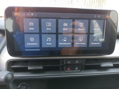 Jeep Avenger 1.2 turbo e-hybrid mhev Upland 4xe 145cv edct6 (10)